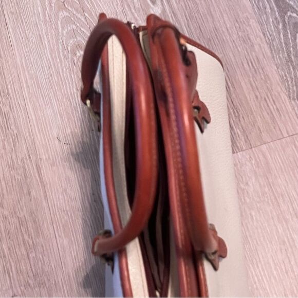 VTG 90s Liz Claiborne Leather Rolled Dual Handle Cream Pebbled Leather brown Bag - Picture 9 of 15